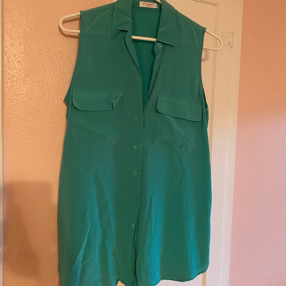 Sleeveless Equipment Buttonup
